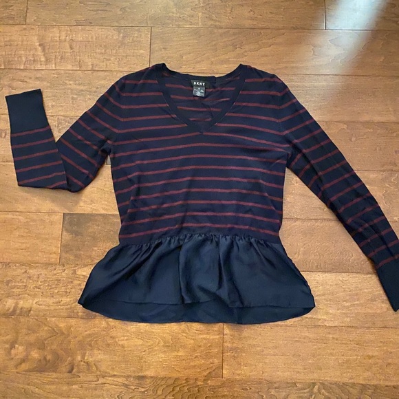 DKNY V neck top - Picture 6 of 6